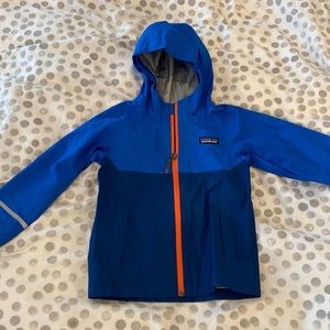 3T Patagonia rain jacket - like new